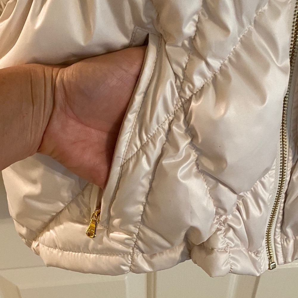 Guess Cream Puffer Vest with Faux Fur Trim - Picture 3 of 13